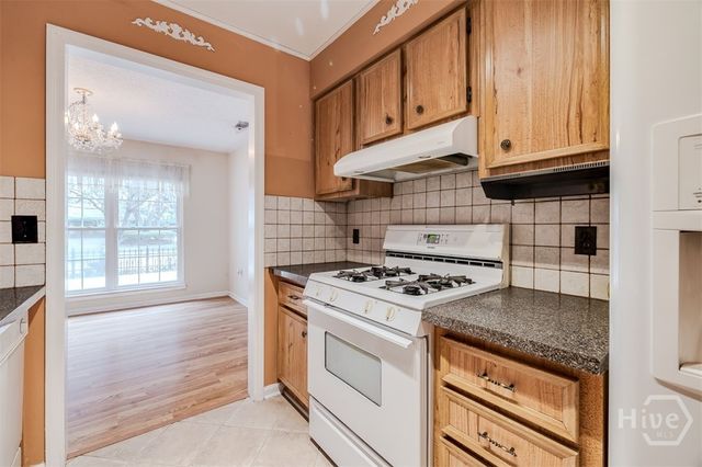 2 Ole Oak Road, Savannah, GA 31410