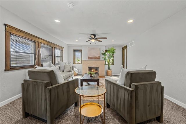 100 Anchor Drive, Lake Tapawingo, MO 64015