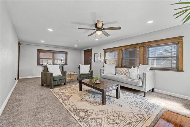 100 Anchor Drive, Lake Tapawingo, MO 64015