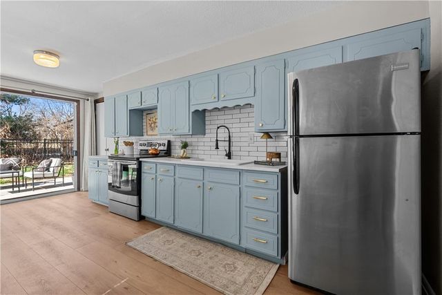 100 Anchor Drive, Lake Tapawingo, MO 64015