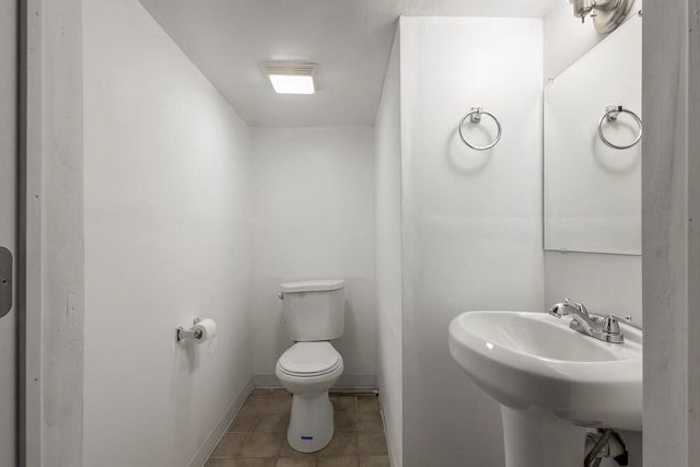 2240 W Lawn AVENUE, Milwaukee, WI 53209