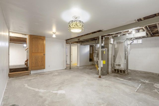 2240 W Lawn AVENUE, Milwaukee, WI 53209