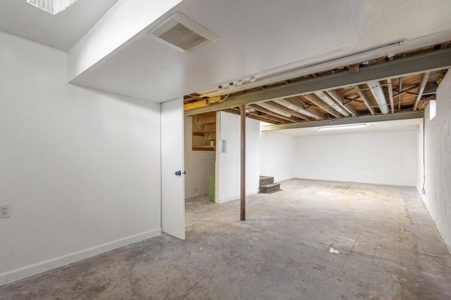 2240 W Lawn AVENUE, Milwaukee, WI 53209