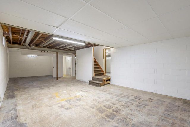 2240 W Lawn AVENUE, Milwaukee, WI 53209