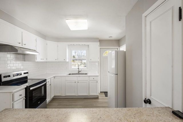 2240 W Lawn AVENUE, Milwaukee, WI 53209