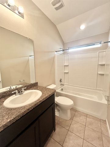 629 Mud Lake Trail, Fort Worth, TX 76120