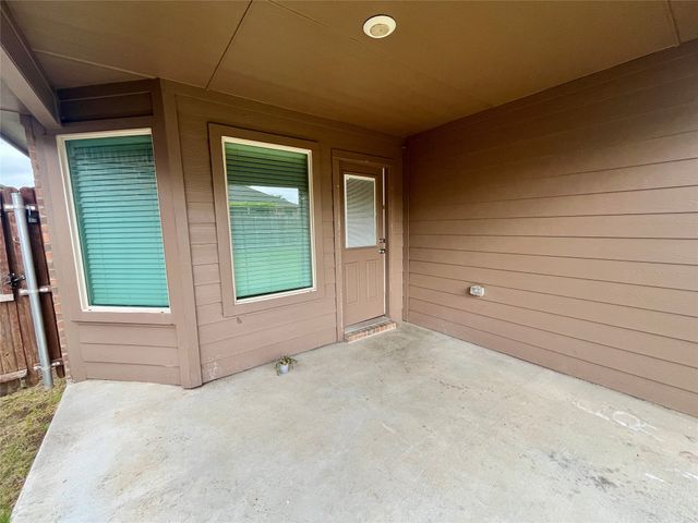 629 Mud Lake Trail, Fort Worth, TX 76120