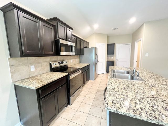 629 Mud Lake Trail, Fort Worth, TX 76120