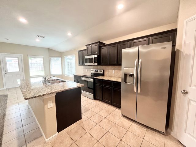 629 Mud Lake Trail, Fort Worth, TX 76120