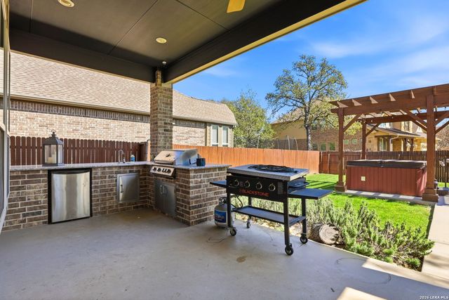 8914 Fowler Hill, Fair Oaks Ranch, TX 78015