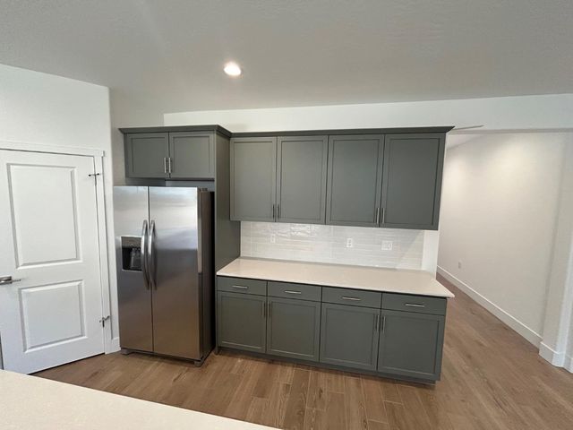 2873 E Corteza Drive, Fresno, CA 93730