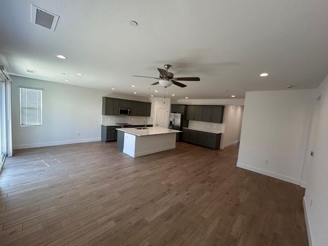 2873 E Corteza Drive, Fresno, CA 93730