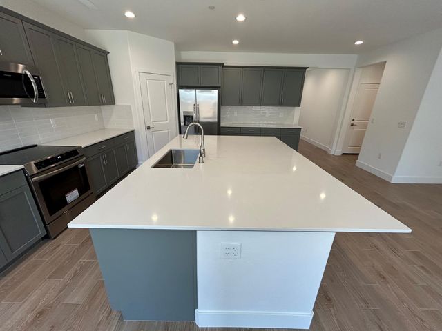 2873 E Corteza Drive, Fresno, CA 93730