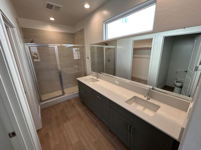 2873 E Corteza Drive, Fresno, CA 93730