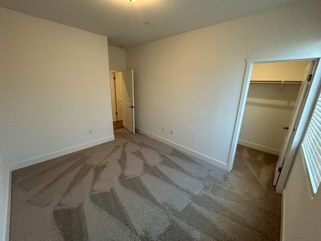 2873 E Corteza Drive, Fresno, CA 93730