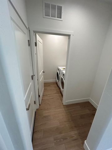 2873 E Corteza Drive, Fresno, CA 93730