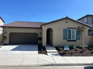 2873 E Corteza Drive, Fresno, CA 93730