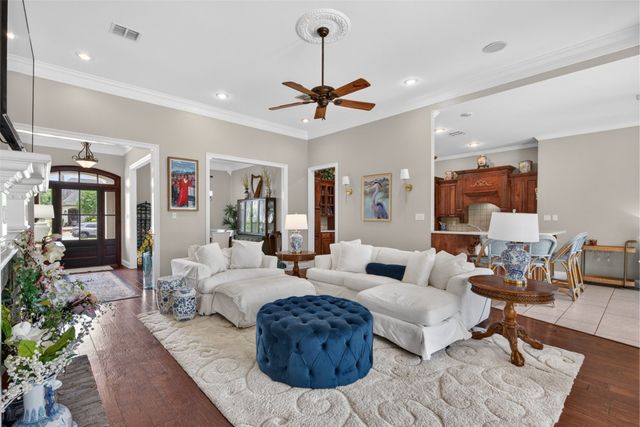 334 Saint Charles Boulevard, Shreveport, LA 71106
