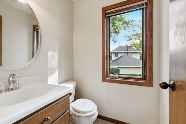 9409 Yukon Avenue S, Bloomington, MN 55438