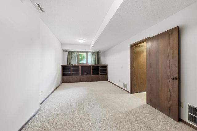 9409 Yukon Avenue S, Bloomington, MN 55438