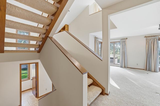 9409 Yukon Avenue S, Bloomington, MN 55438