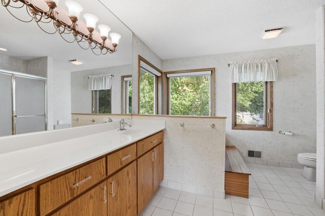 9409 Yukon Avenue S, Bloomington, MN 55438