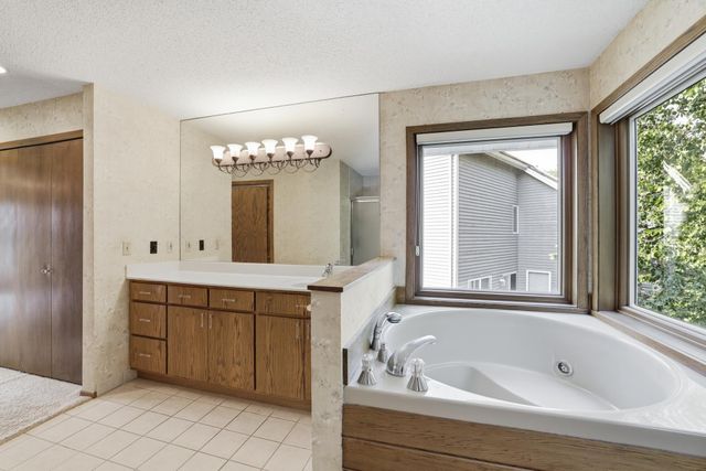 9409 Yukon Avenue S, Bloomington, MN 55438
