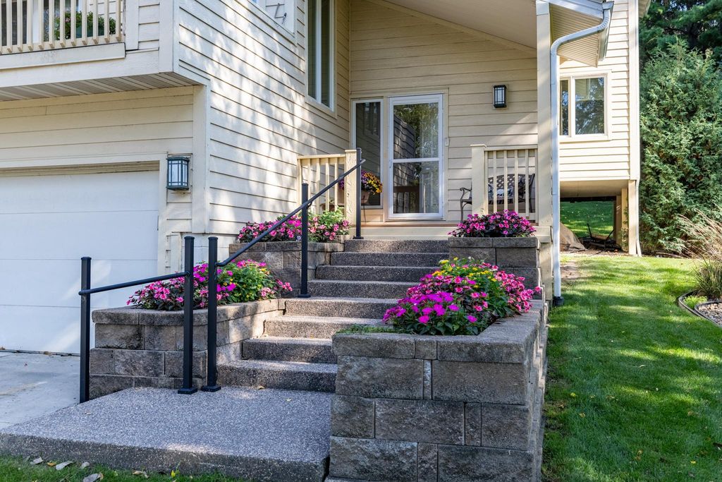 9409 Yukon Avenue S, Bloomington, MN 55438 — photo 2