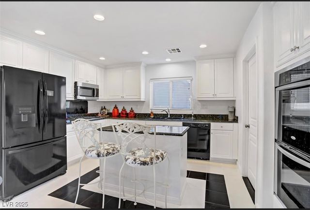 29 Marble Apex Avenue, North Las Vegas, NV 89031