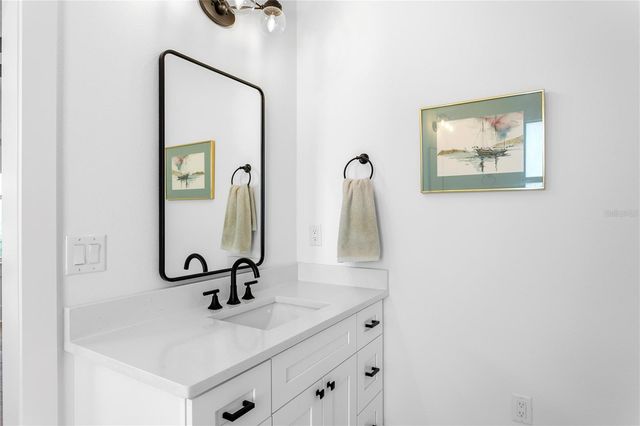 213 W ELM STREET, Tampa, FL 33604