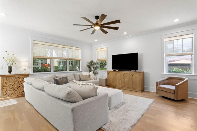213 W ELM STREET, Tampa, FL 33604