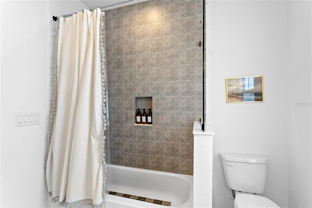 213 W ELM STREET, Tampa, FL 33604