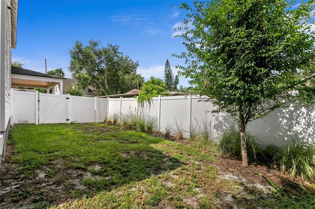213 W ELM STREET, Tampa, FL 33604