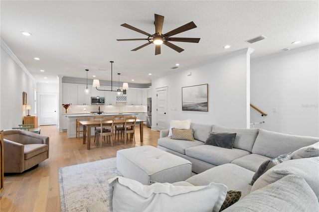 213 W ELM STREET, Tampa, FL 33604
