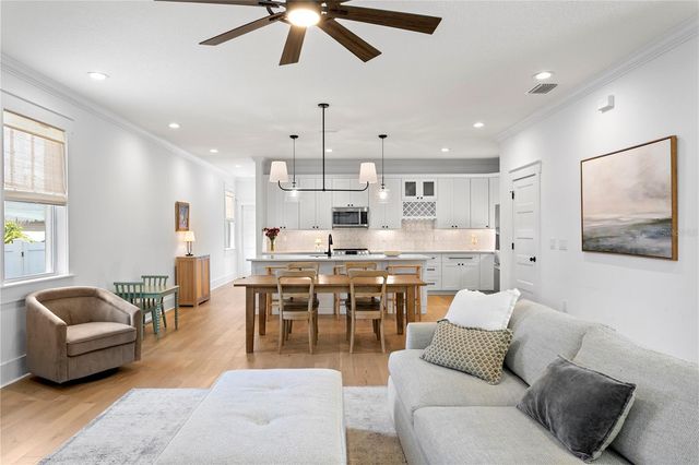 213 W ELM STREET, Tampa, FL 33604
