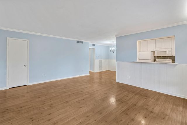 3809 N Braeswood Boulevard 30, Houston, TX 77025