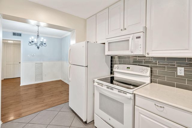 3809 N Braeswood Boulevard 30, Houston, TX 77025