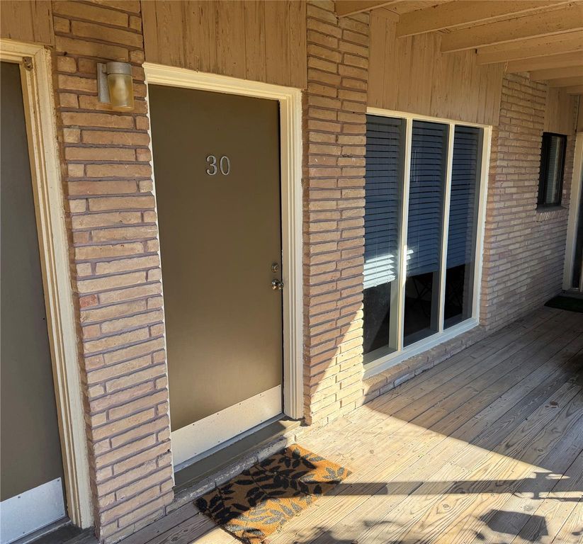 3809 N Braeswood Boulevard 30, Houston, TX 77025