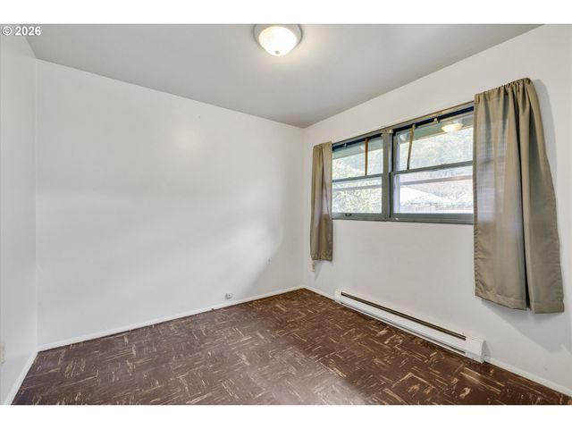 3000 Ne 89TH Ave, Portland, OR 97220