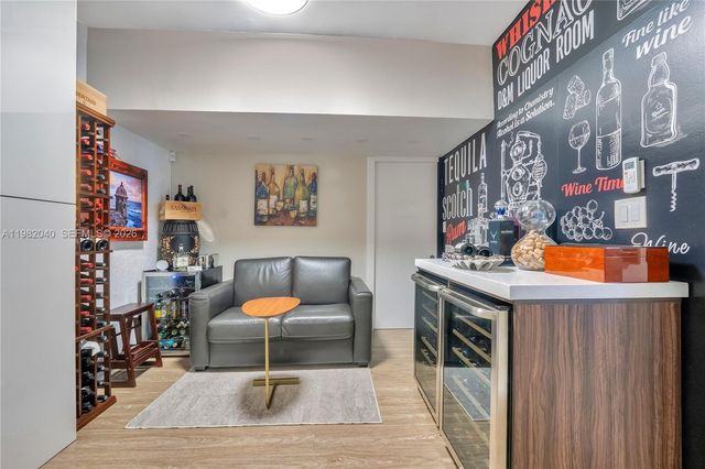 230 NE 212th St, Miami, FL 33179