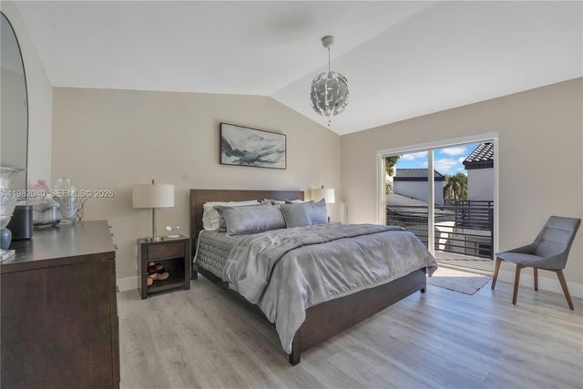 230 NE 212th St, Miami, FL 33179