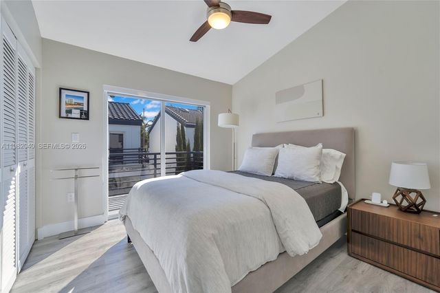 230 NE 212th St, Miami, FL 33179