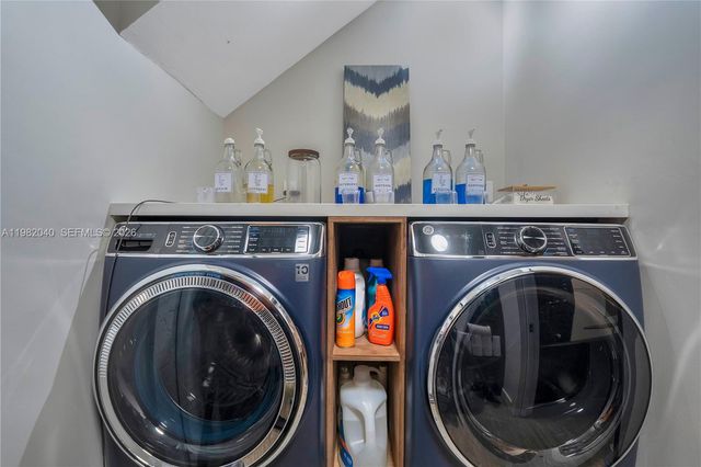 230 NE 212th St, Miami, FL 33179