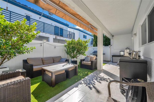 230 NE 212th St, Miami, FL 33179