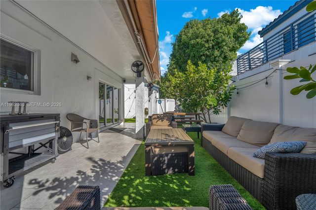 230 NE 212th St, Miami, FL 33179