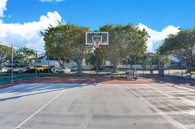 230 NE 212th St, Miami, FL 33179