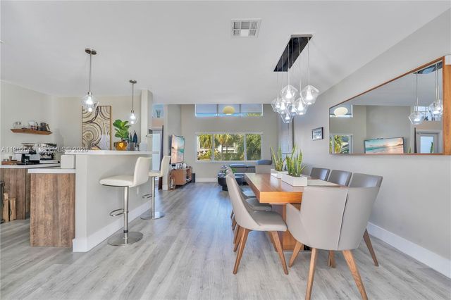 230 NE 212th St, Miami, FL 33179