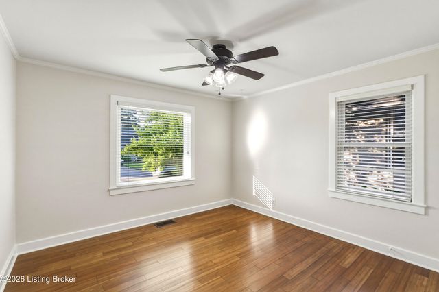 3923 Grandview Ave, Louisville, KY 40207