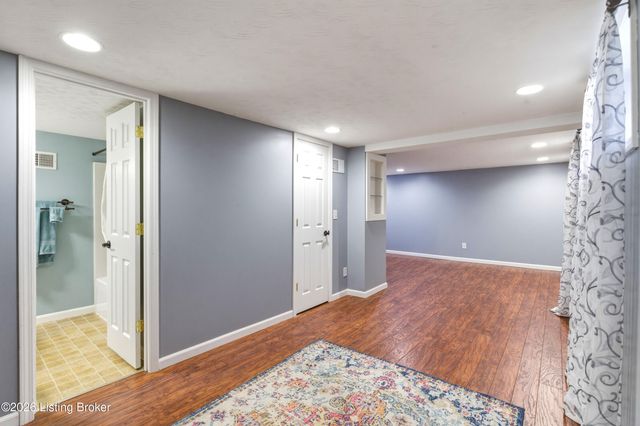 3923 Grandview Ave, Louisville, KY 40207