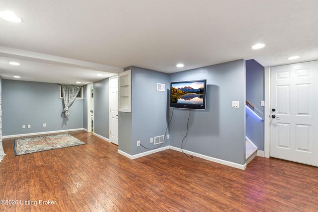 3923 Grandview Ave, Louisville, KY 40207